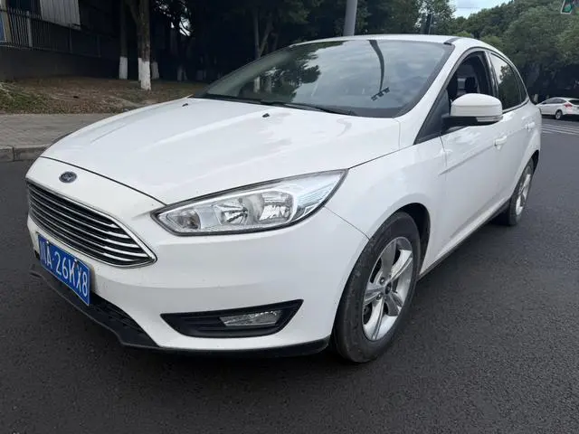 Focus 2015 sedan 1.6L automatic comfort type
