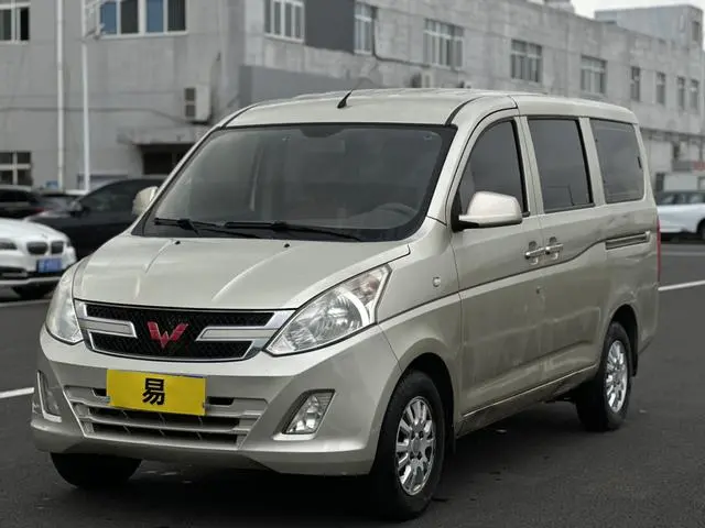 Wuling Rongguang V 2016 1.2L standard model