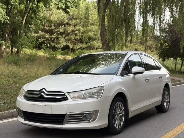 Sega 2014 1.6L automatic car connected version