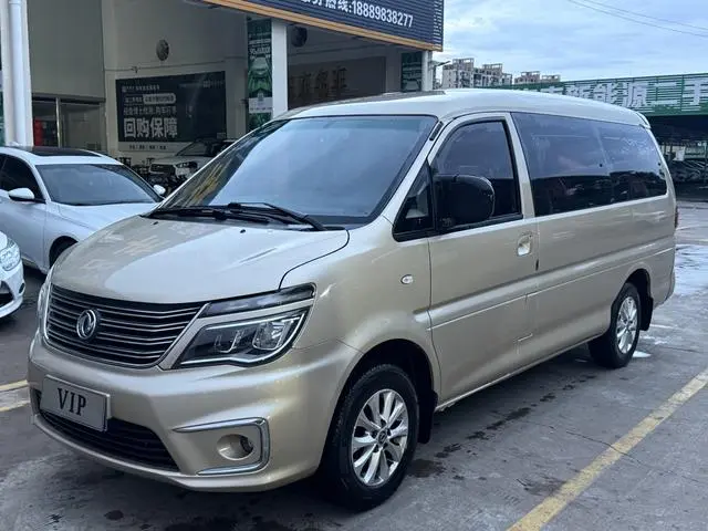 Lingzhi 2018 M5L 1.6L 7-seater luxury model