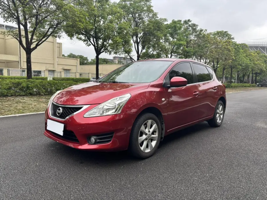Tiida 2011 1.6L CVT comfort model
