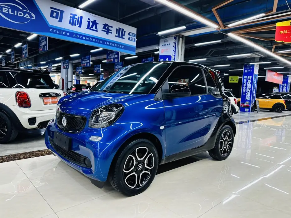 smart fortwo 2018 0.9T 66kW hardtop Pioneer Edition National V