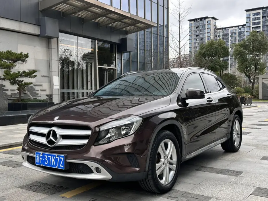 Mercedes-BenzGLA 2015 GLA 200 Dynamic