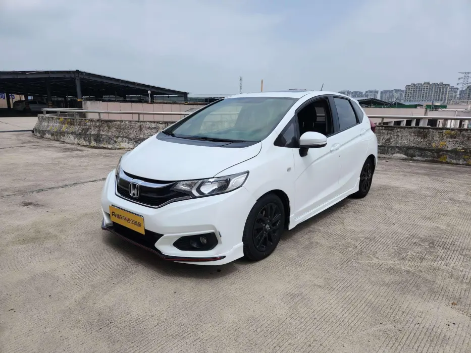 Fit 2018 1.5L CVT Trendy Running+ Edition