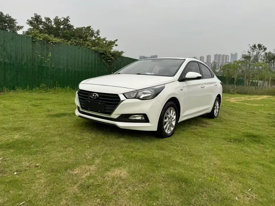 Yuena 2016 1.4L automatic elite version TOP National V