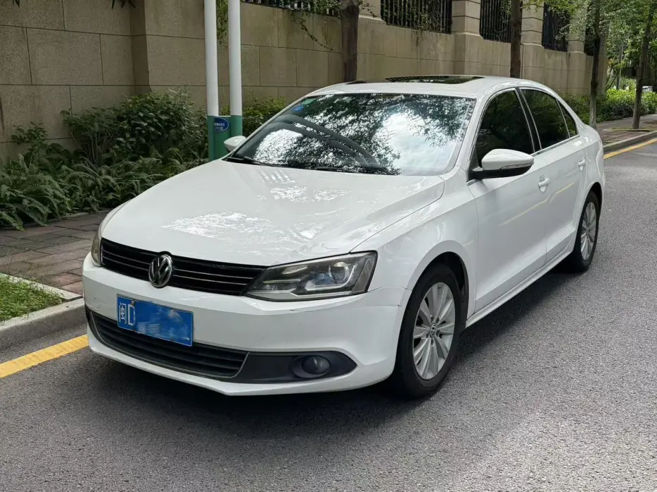 Sagitar 2015 1.6L automatic comfort model