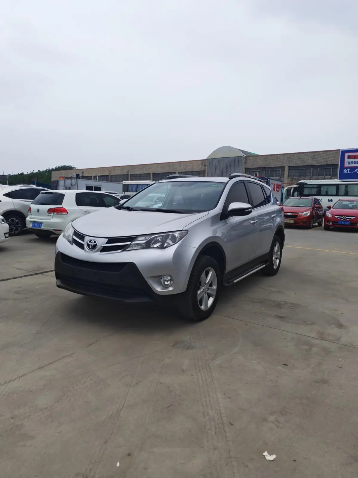 RAV4 Rongfang 2013 2.0L CVT four-wheel drive cutting-edge version
