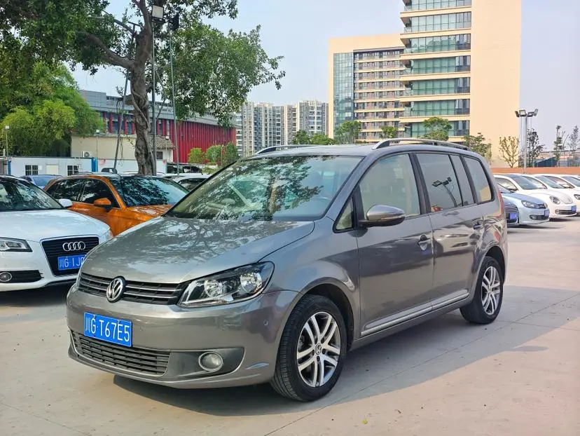 Touran 2014 1.4T Automatic 30th Anniversary Edition