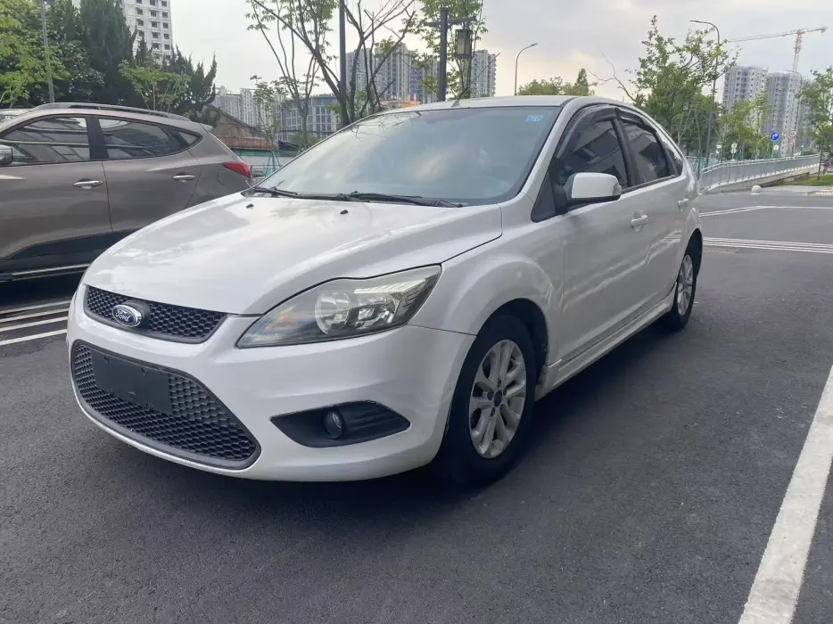 Focus 2013 hatchback classic 1.8L automatic basic model