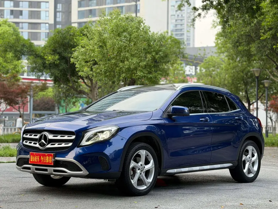 Mercedes-BenzGLA 2019 GLA 200 Fashion Model