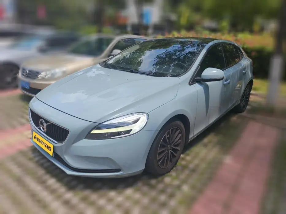 Volvo V40 2017 T3 Zhiyi Edition