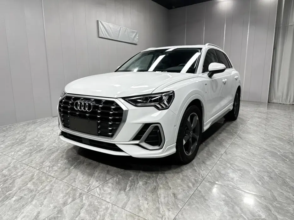 Audi Q3 2022 35 TFSI Fashionable and Dynamic