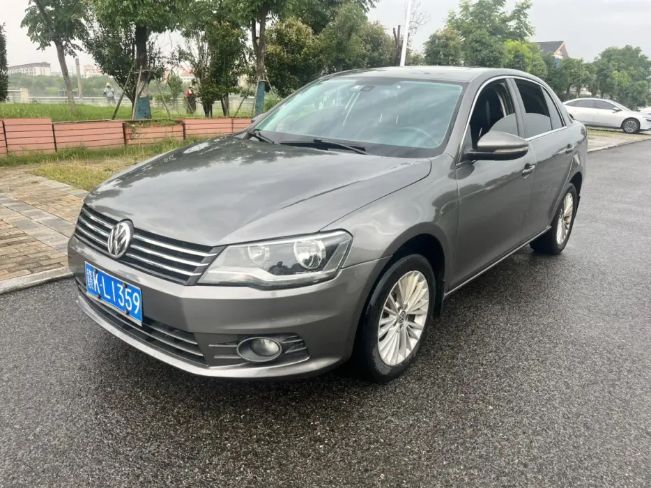Bora 2014 1.6L automatic luxury model