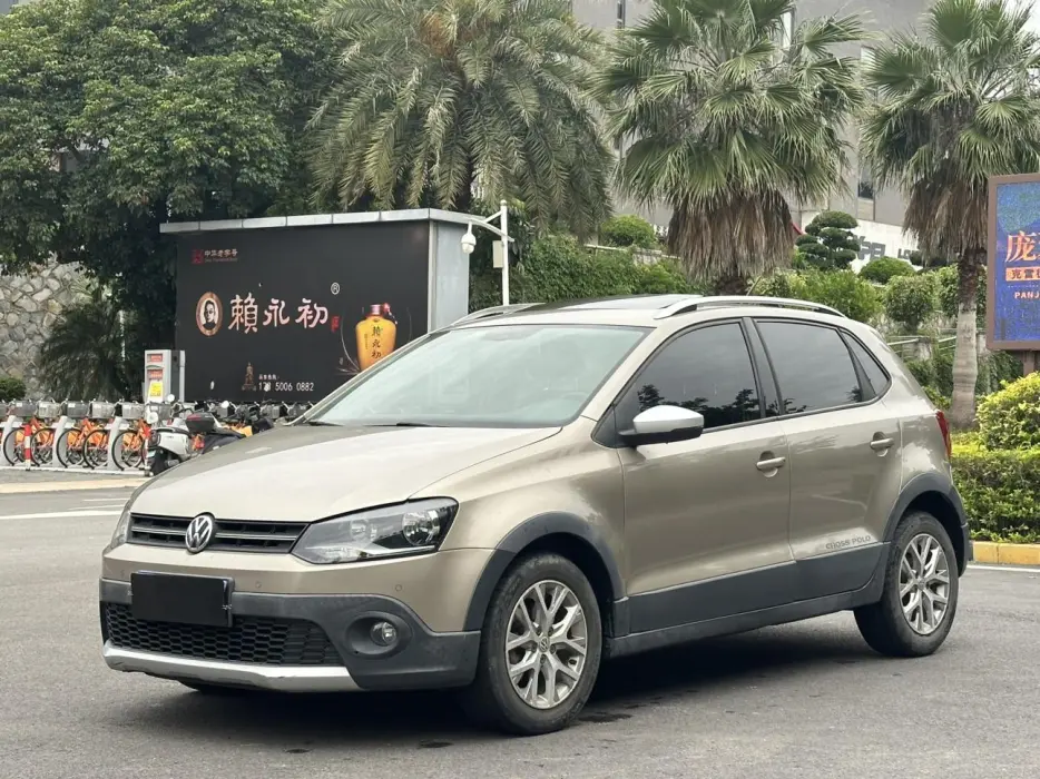 Polo 2014 1.6L Cross POLO automatic