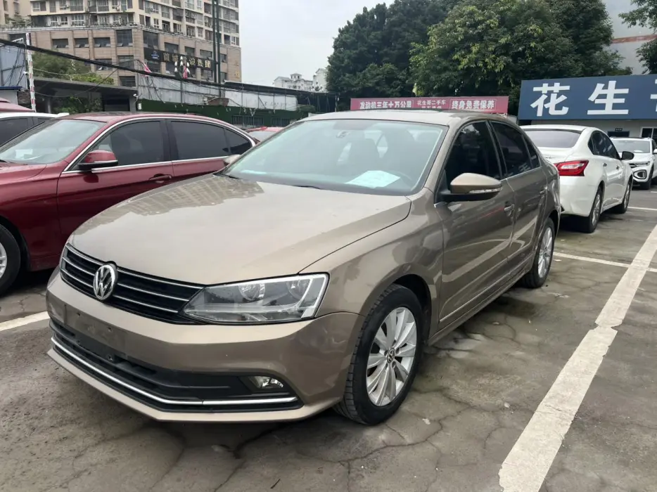 Sagitar 2015 1.6L automatic fashion model