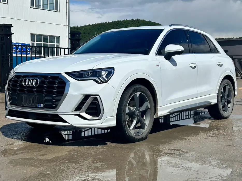 Audi Q3 2022 35 TFSI Fashionable and Dynamic