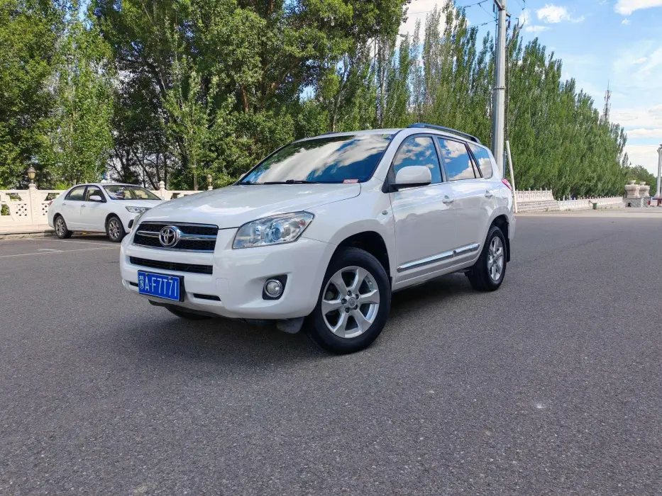 RAV4 Rongfang 2011 2.0L automatic classic version
