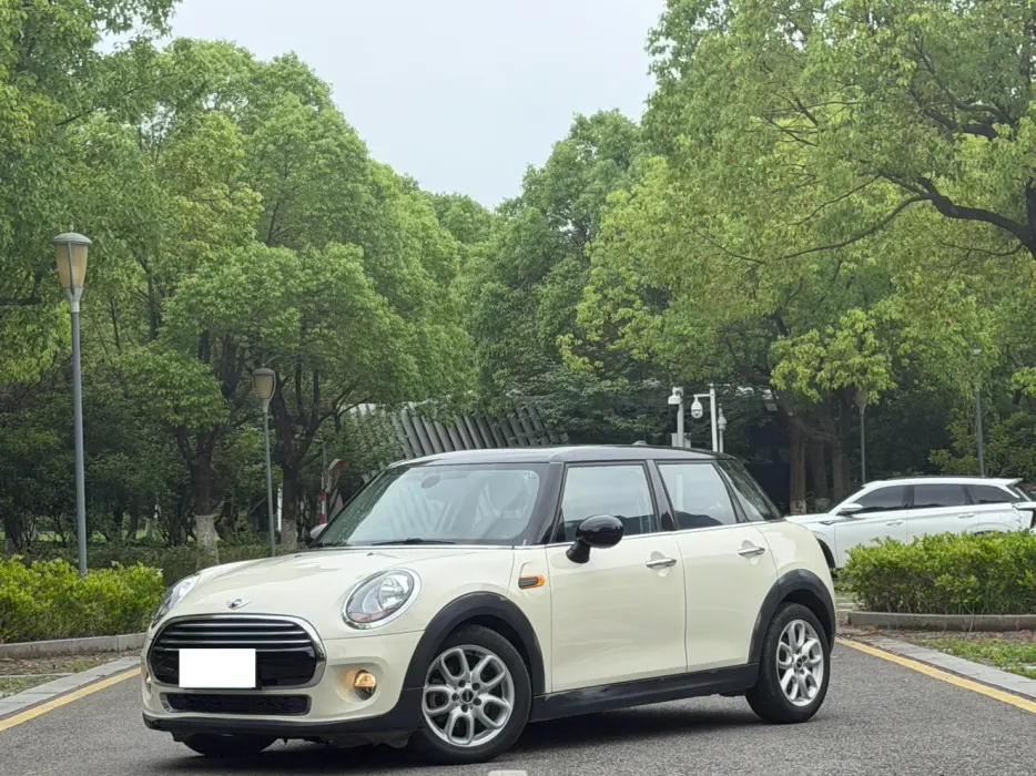 MINI 2015 1.5T COOPER Fun five-door version