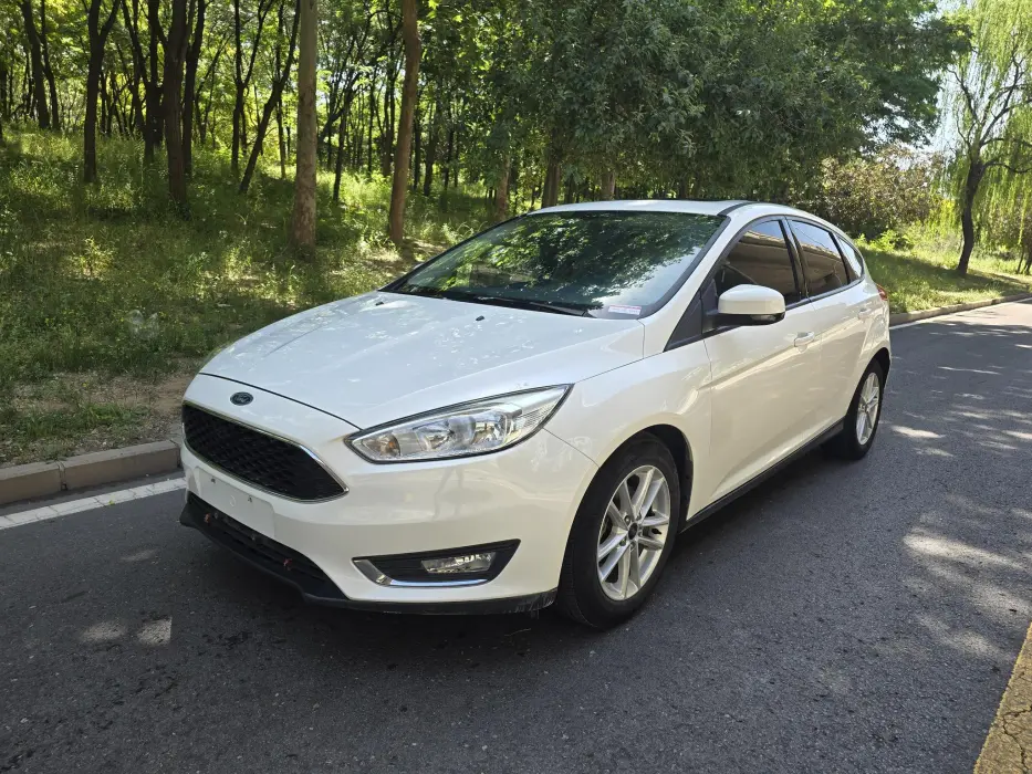 Focus 2017 hatchback 1.6L automatic stylish smart mobility version