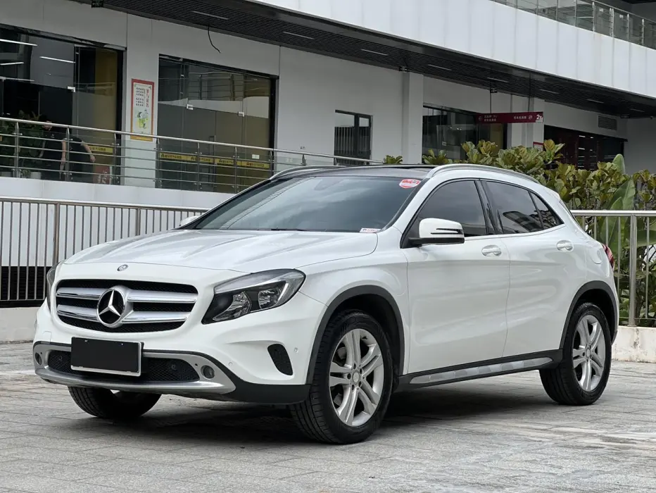 Mercedes-BenzGLA 2016 GLA 200 Fashion Model