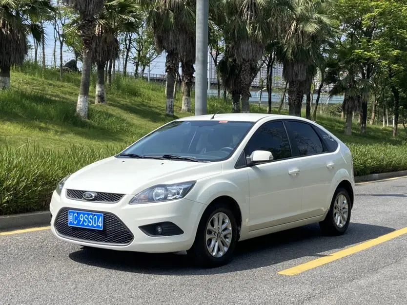 Focus 2013 hatchback classic 1.8L automatic basic model