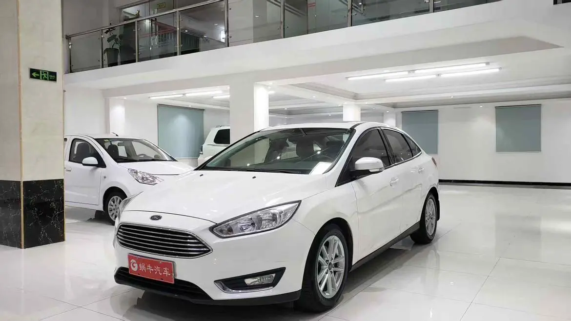 Focus 2015 sedan EcoBoost 125 automatic super stylish model