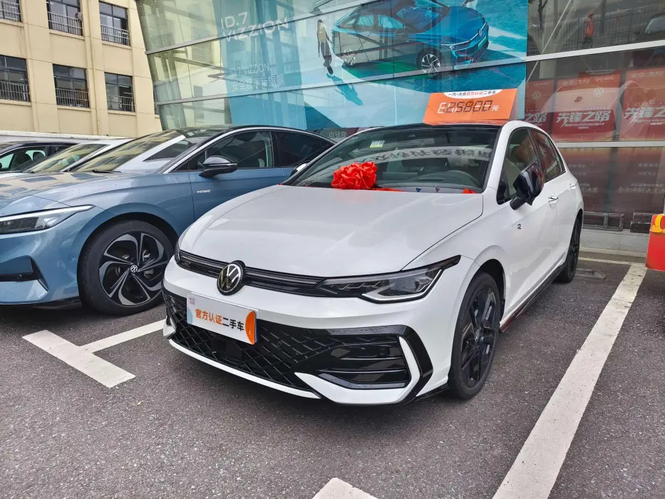 Golf 2025 300TSI R-Line