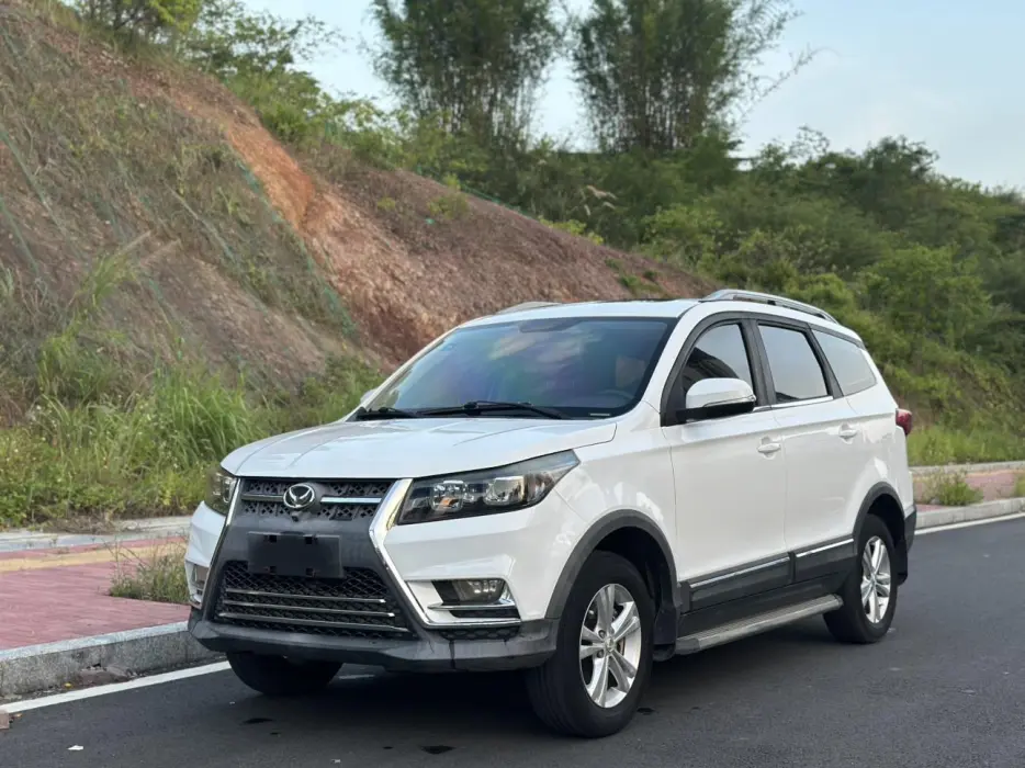 BAIC Huansu S3 2016 S3L 1.5L manual premium model