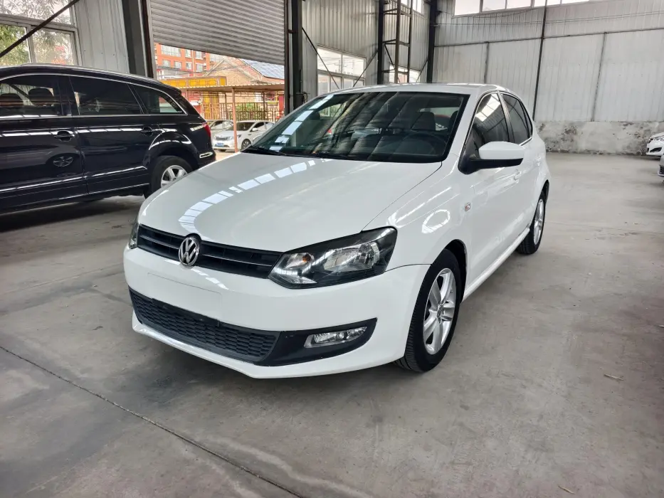 Polo 2013 1.4L automatic comfort version
