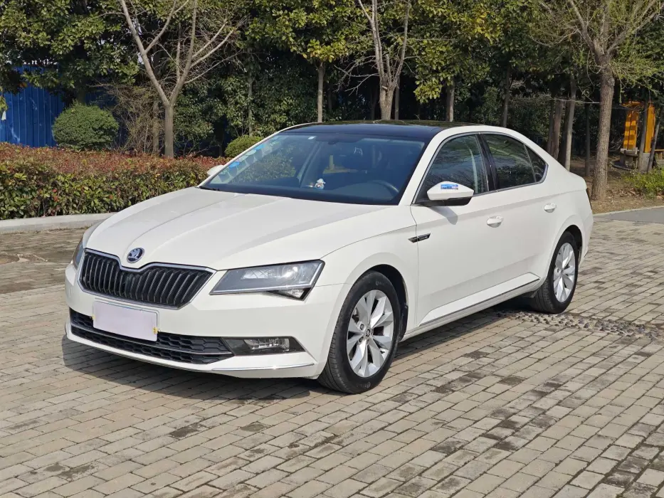 Superb 2016 TSI280 DSG Enactus Edition