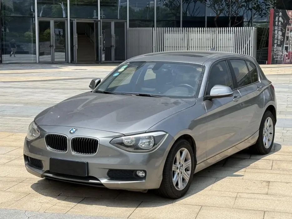 BMW 1 Series (imported) 2013 facelift 116i leading model