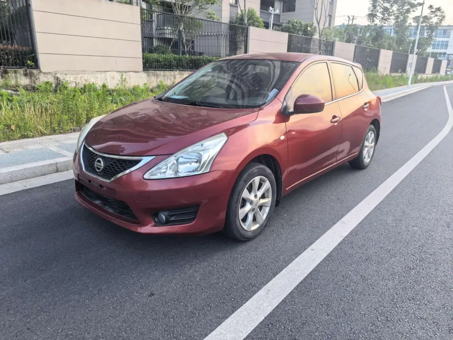 Tiida 2013 1.6L CVT cool version