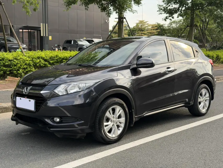 Binzhi 2017 1.8L CVT two-wheel drive elite model
