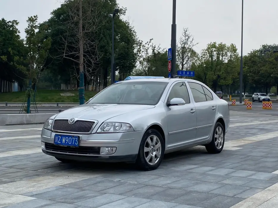 Octavia 2009 2.0L automatic Escape version