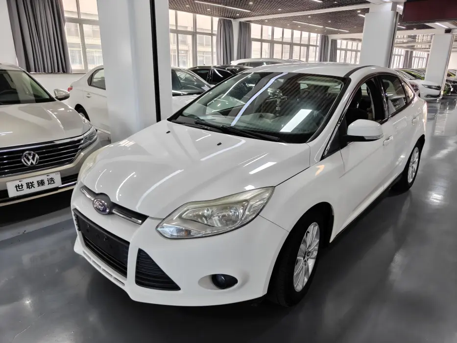 Focus 2012 sedan 1.6L manual comfort type