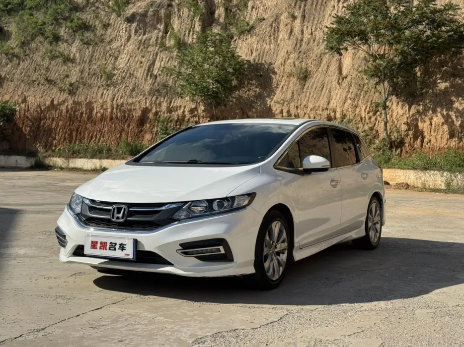 Jade 2017 1.8L automatic comfort version 5 seats