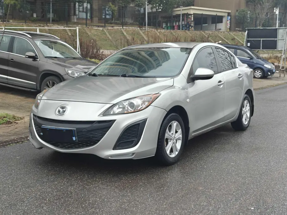 Mazda 3 Star 2011 sedan 1.6L automatic comfort type