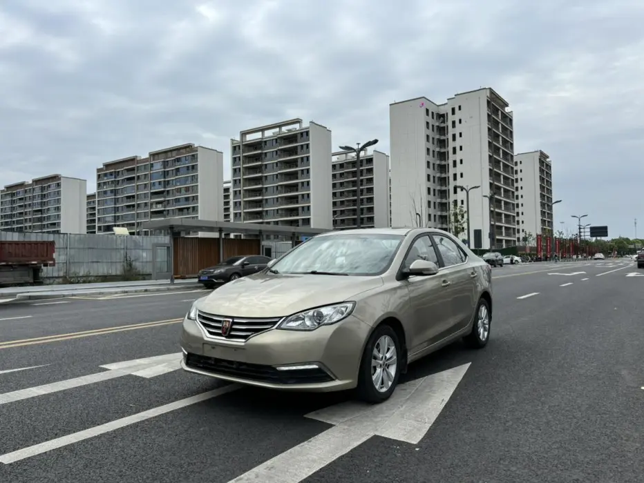 Roewe 360 2016 1.5L manual smart screen version