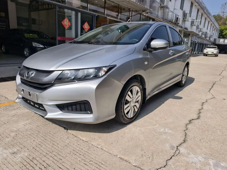 Fengfan 2015 1.5L CVT Comfort Edition