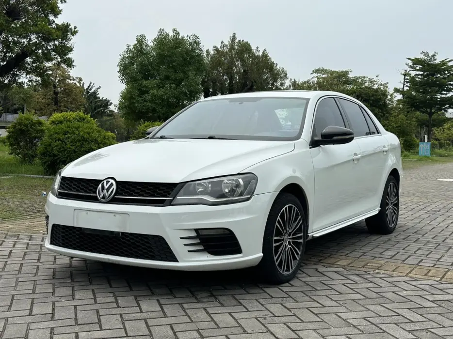 Bora 2015 Premium Edition 1.4TSI Automatic Sportline