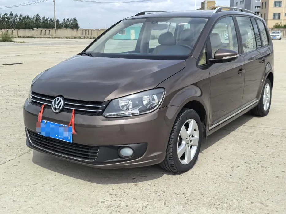 Touran 2013 1.4T automatic comfort version 5 seats