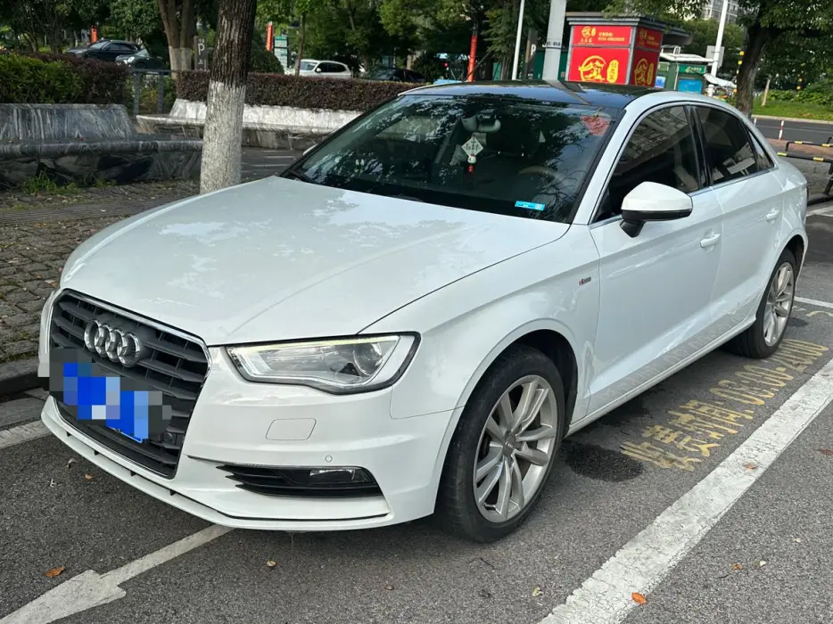 Audi A3 2015 Limousine 35 TFSI Million Commemorative Comfort Model