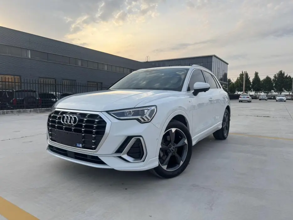 Audi Q3 2022 35 TFSI Fashionable and Dynamic