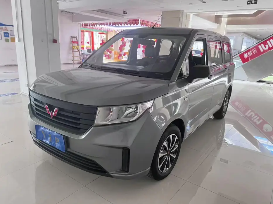 Wuling Hongguang PLUS 2019 1.5T manual standard 7 seats