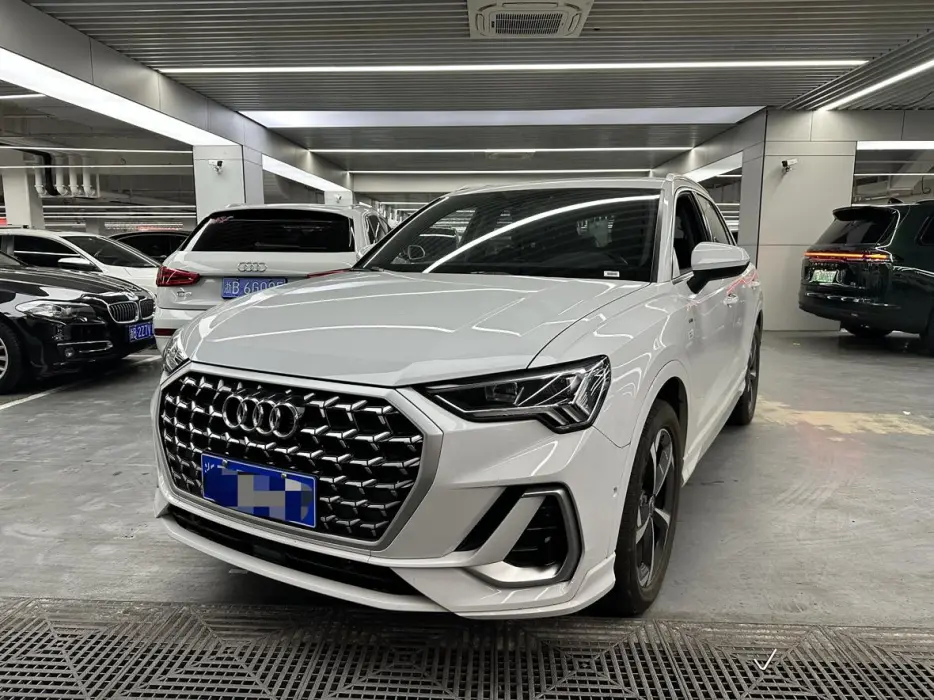 Audi Q3 2024 35 TFSI Enterprising and Elegant Model