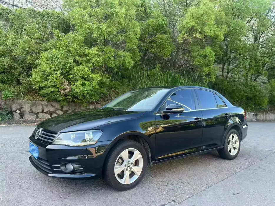 Bora 2014 1.6L automatic comfort type