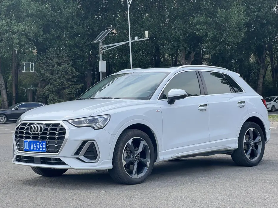 Audi Q3 2022 35 TFSI Fashionable and Dynamic