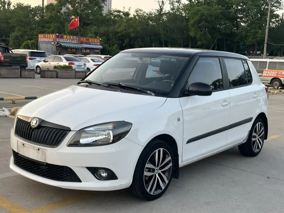 Fabia 2014 1.6L automatic Sport version