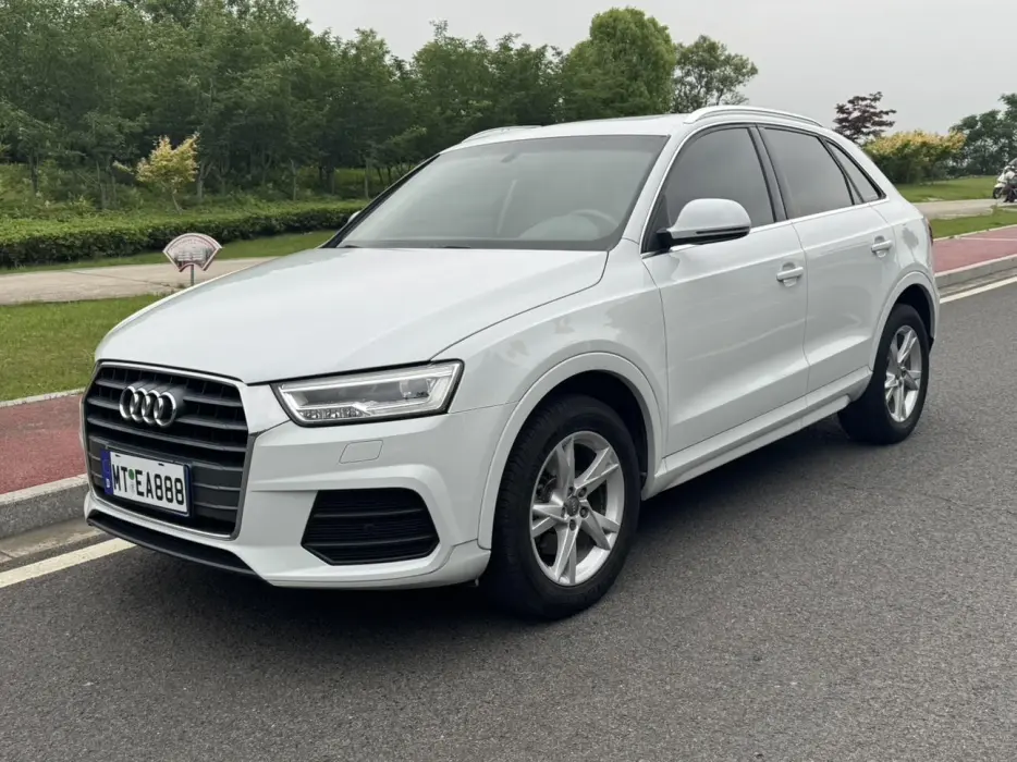 Audi Q3 2018 30th Anniversary Model 30 TFSI Fashion Model