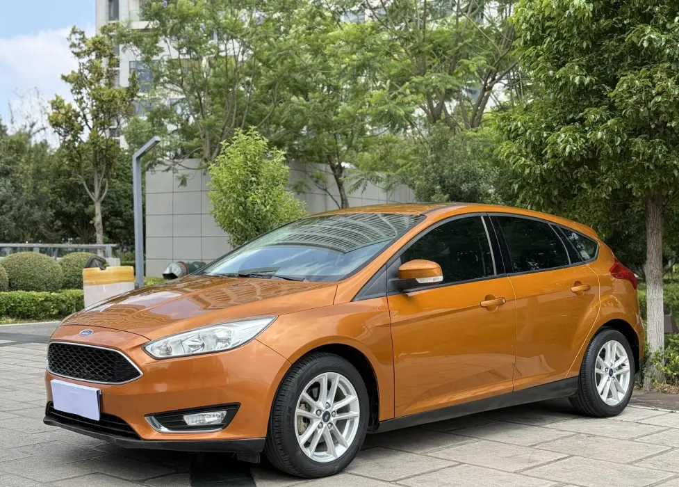 Focus 2015 hatchback 1.6L automatic fashion model